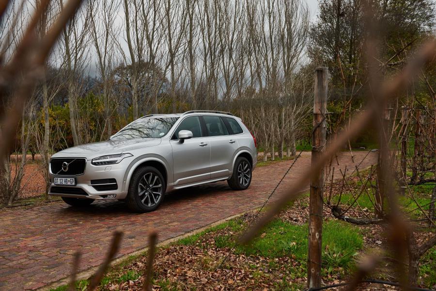  Volvo XC90 T6 Momentum 2015 года  (ZA) (фото 8 из 10)
